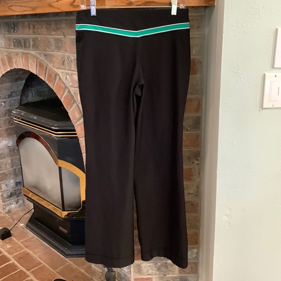 Nike Women’s Yoga Pants - Picture 2 of 3